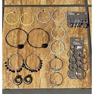 Lot of 21 Fashion Pierced Earrings Hoops Studs Multi-Color Silver Tone Gold Tone